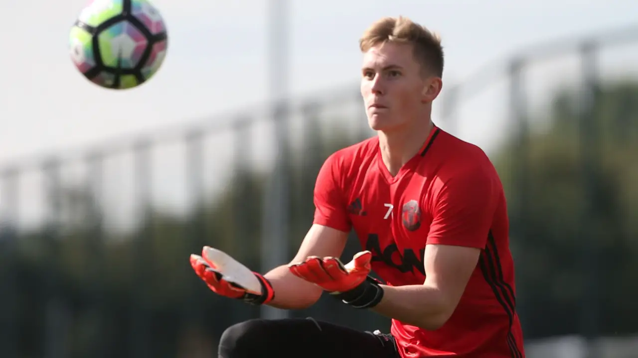 Dean Henderson is set to go out on loan once again
