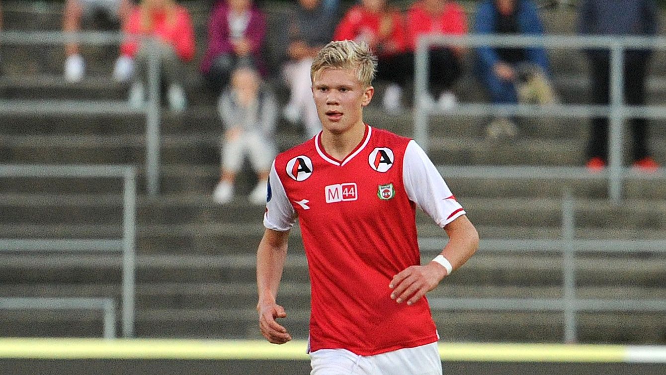 Erling Haaland played for Molde, which is Ole Gunnar Solskjaer's former club. 