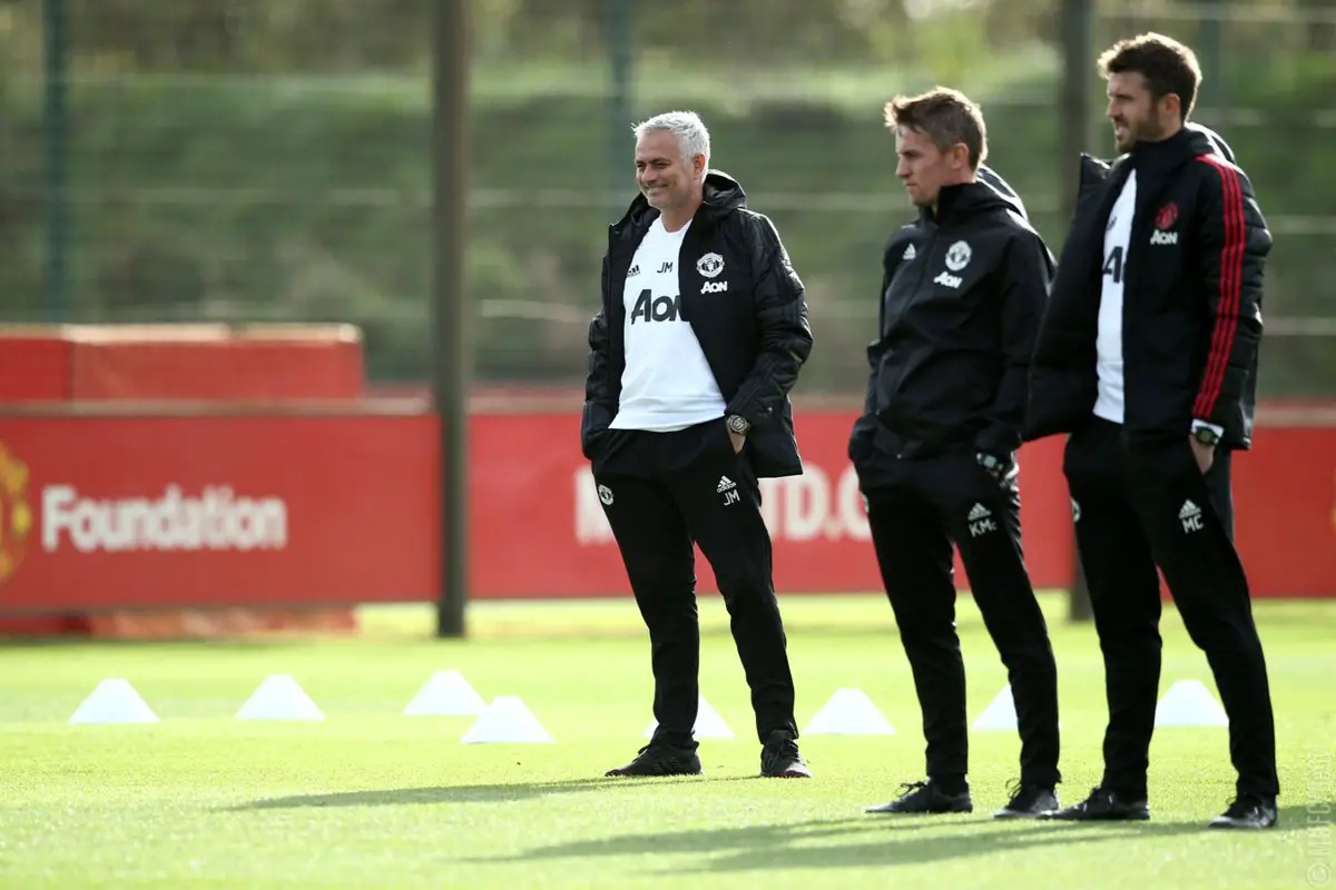 Michael Carrick in training with the Manchester United coaches.