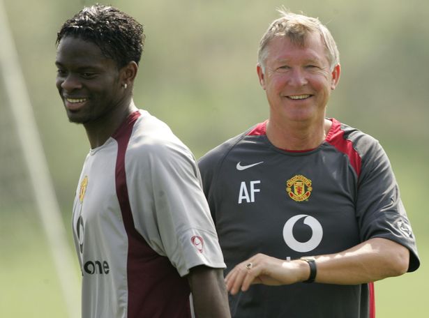 former Manchester United star Louis Saha has refused to pinpoint the club's defensive frailties on any one player.