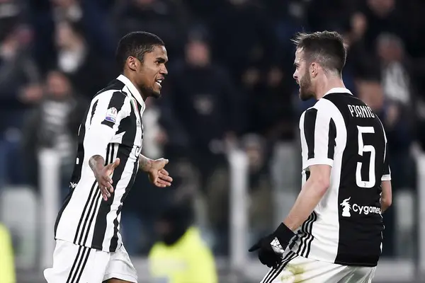 United should stay clear of Douglas Costa and Miralem Pjanic