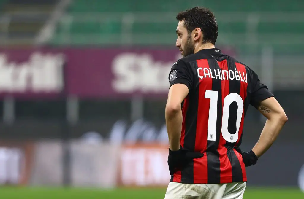 In the latest transfer news from Italy, Manchester United have made a bid for AC Milan star Hakan Calhanoglu who is soon to be a free agent..