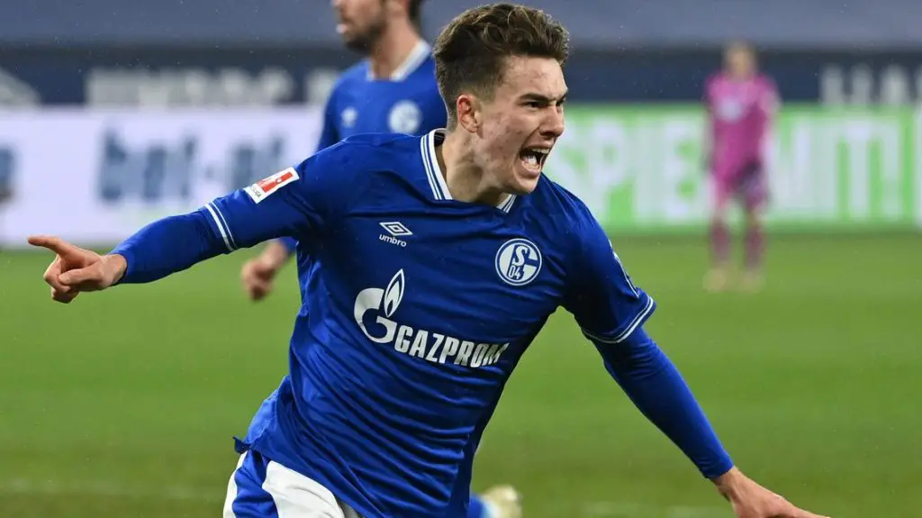 According to transfer news and statistics outlet, Transfermarkt, Manchester United target Matthew Hoppe could be on his way out of Schalke this summer.