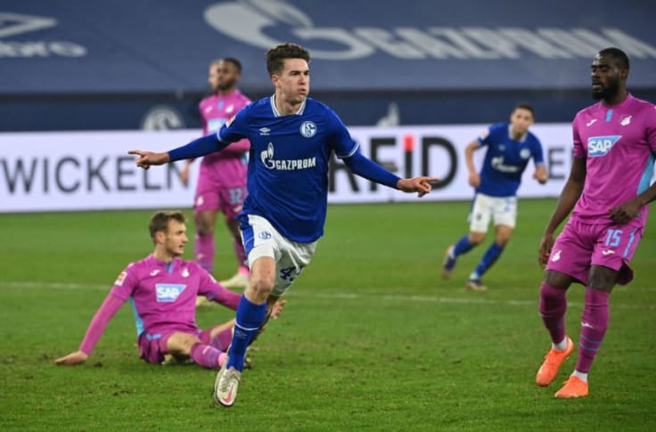 According to transfer news and statistics outlet, Transfermarkt, Manchester United target Matthew Hoppe could be on his way out of Schalke this summer.