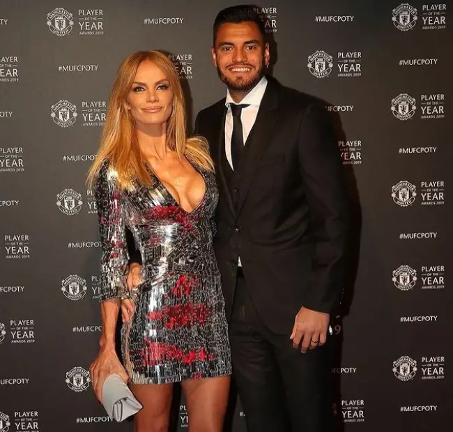 Sergio Romero could have his Manchester United transfer exit scuppered by his wife.