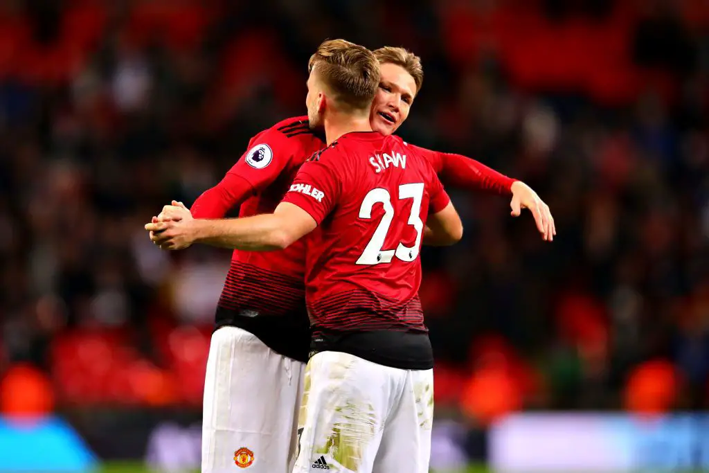 Luke Shaw happy about family-like atmosphere within the Manchester United squad.