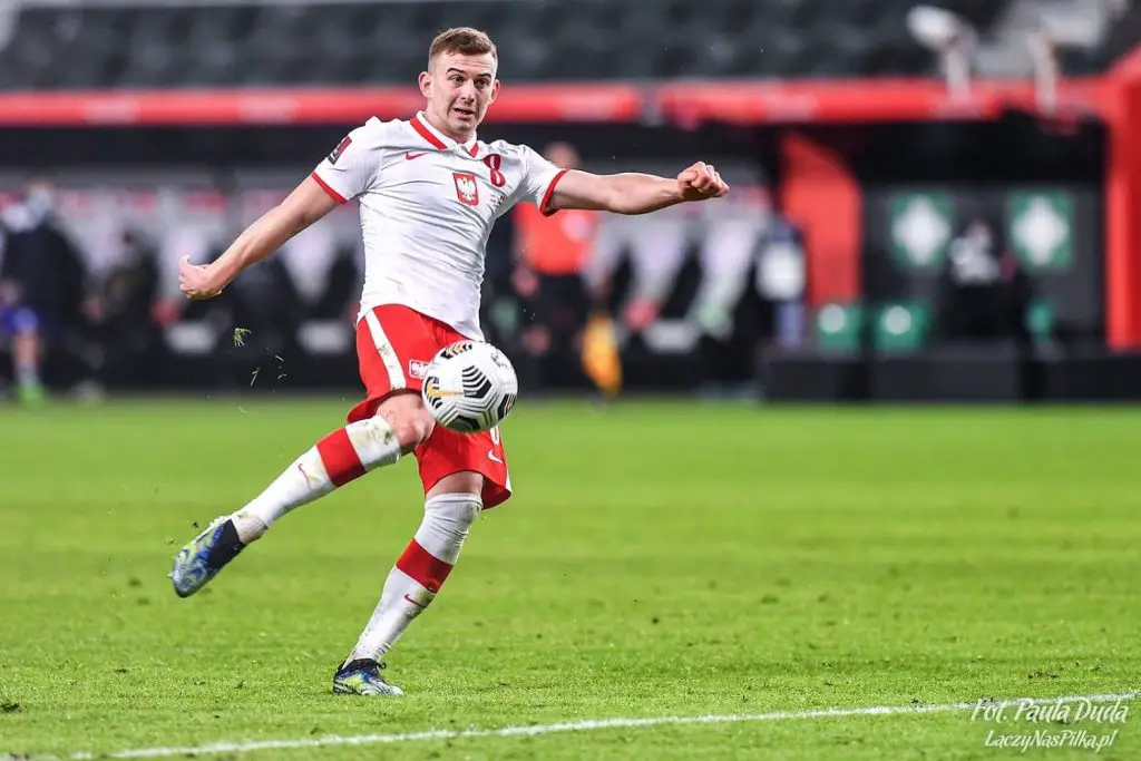 Manchester United keeping tabs on Polish wonderkid Kacper Kozlowski