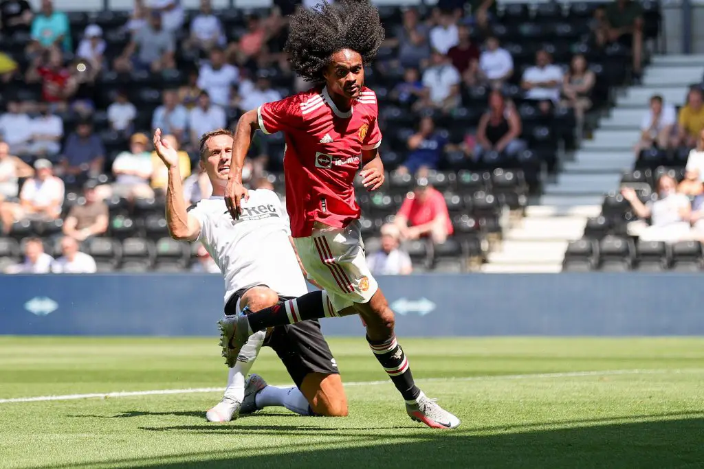 Feyenoord to open transfer talks with Manchester United for Tahith Chong.