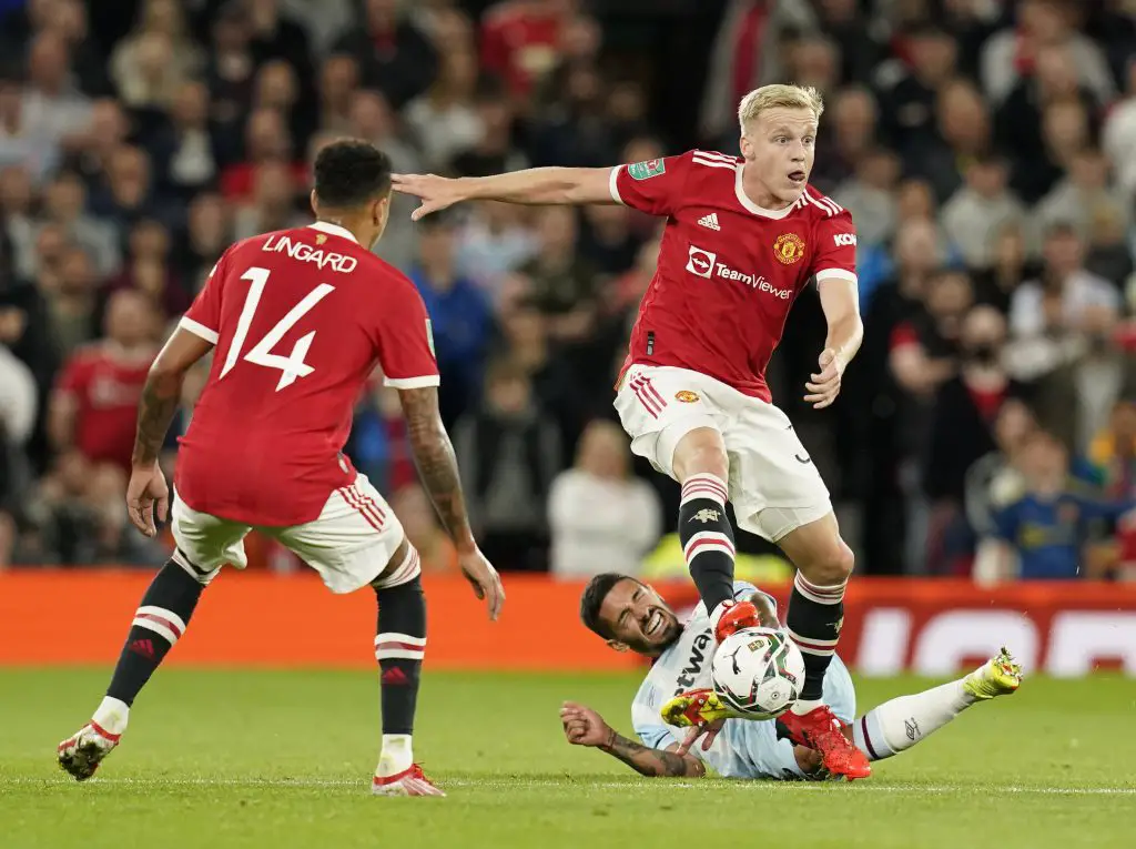 Manchester United loanee Donny van de Beek pushing for permanent transfer to Everton.