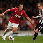 Javier Hernandez offers to play for free for Manchester United amidst centre-forward shortage.