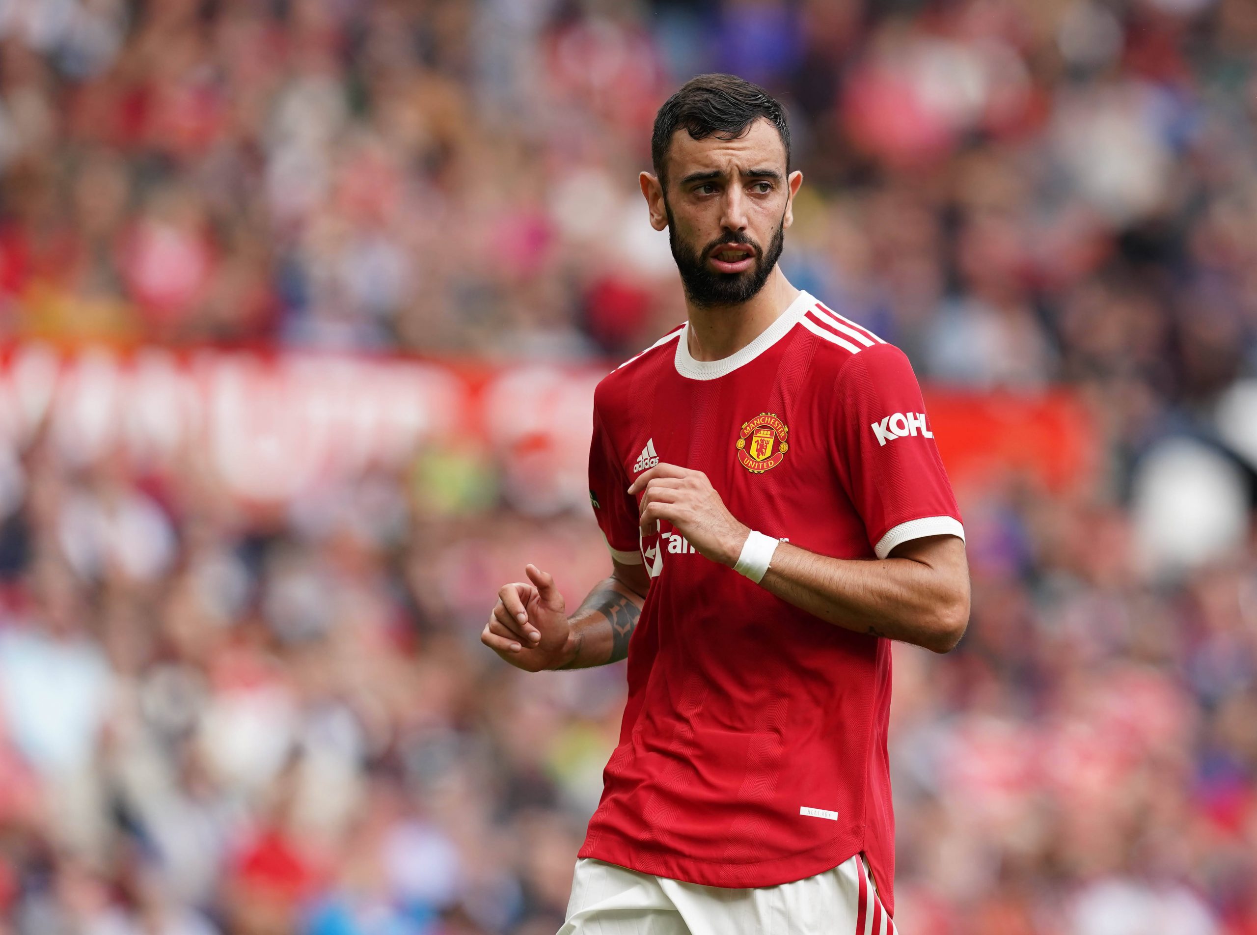 Manchester United suffer Bruno Fernandes blow ahead of Burnley clash