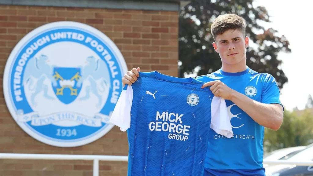 Ronnie Edwards is making a name for himself at Peterborough United, getting the seal of approval from Sir Alex Ferguson himself. (Joe Dent / theposh.com)