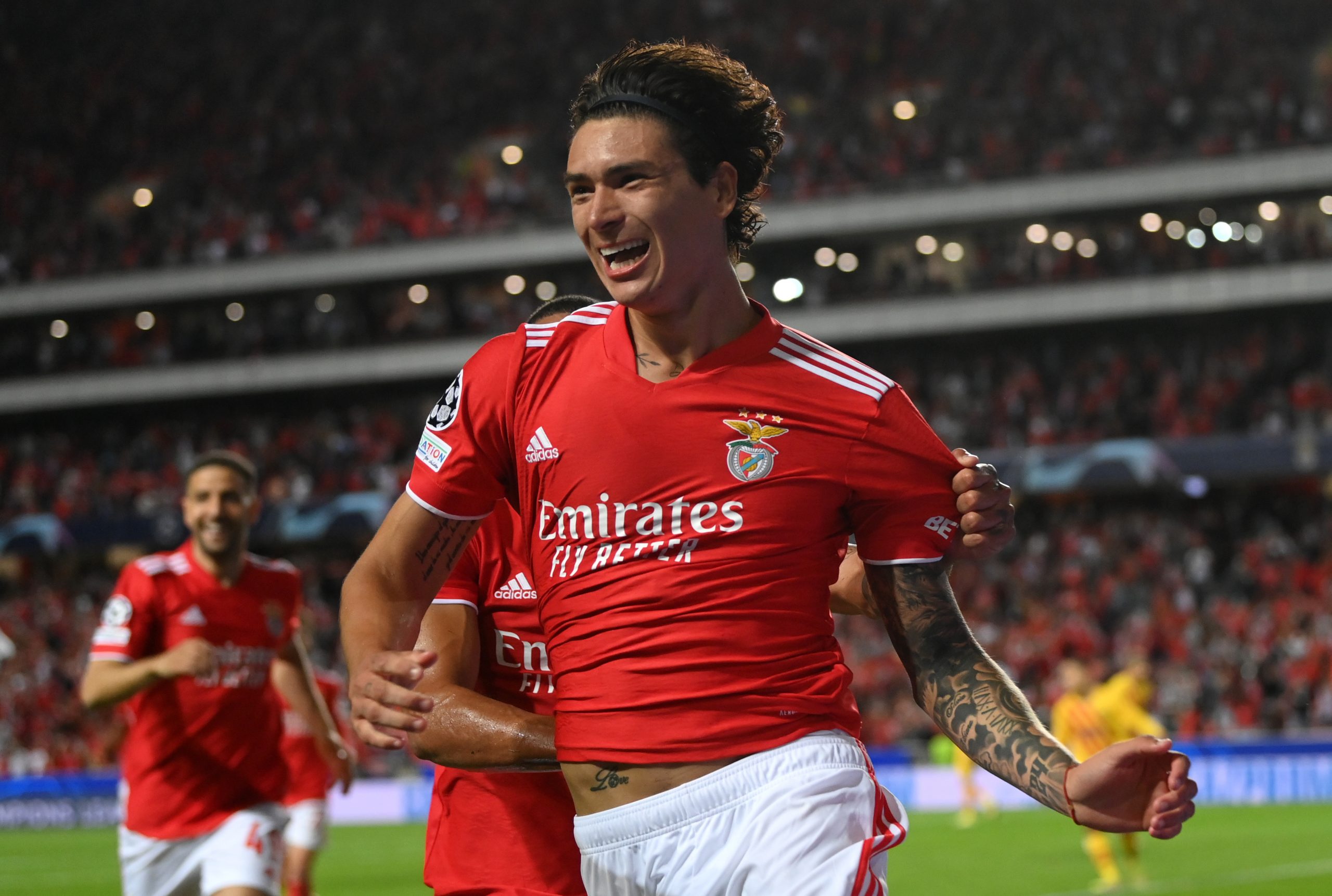 Manchester United on high alert as Benfica are willing to sell star striker Darwin Nunez.