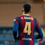Manchester United on alert as Ronald Araujo rejects new Barcelona contract offer.