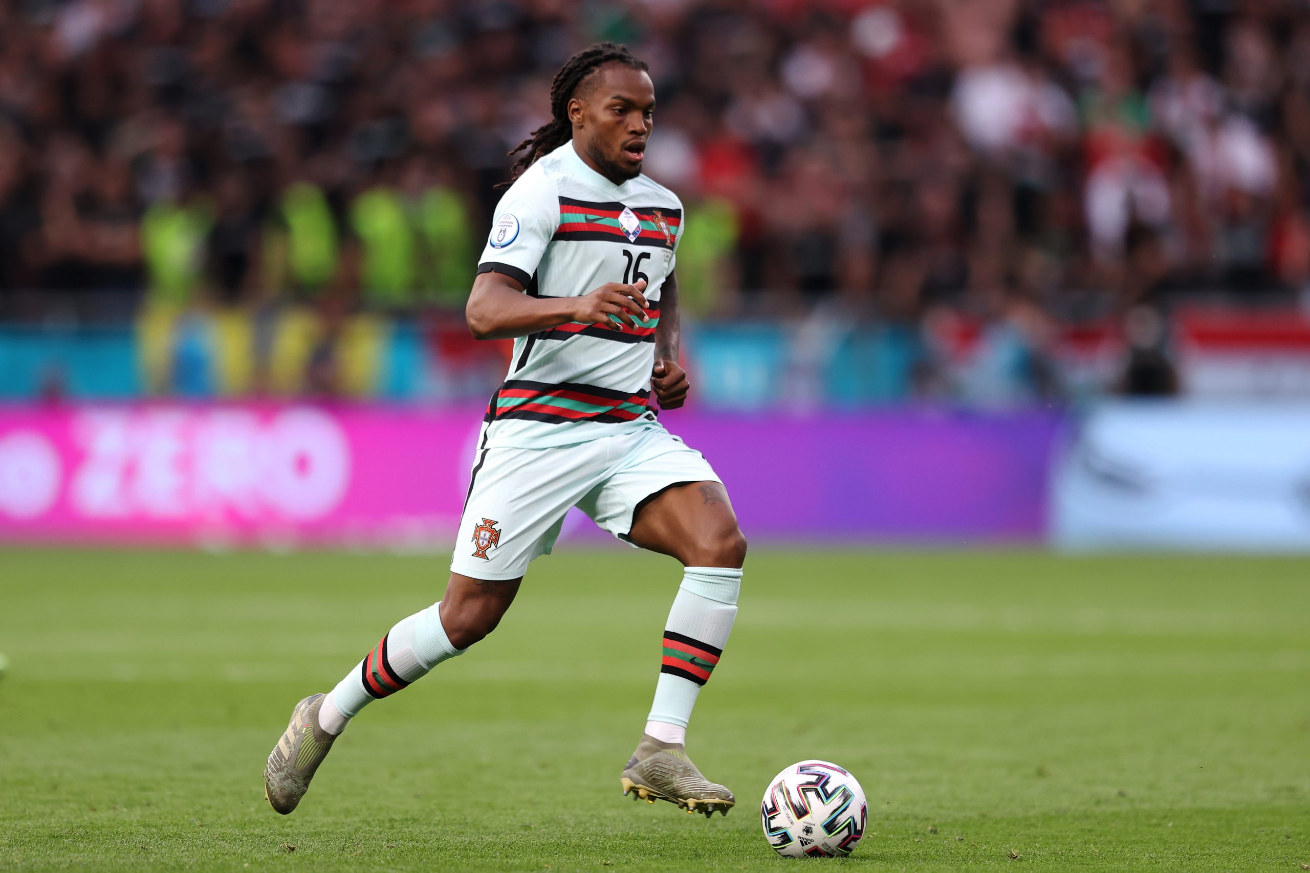 Manchester United target Renato Sanches set to join PSG.