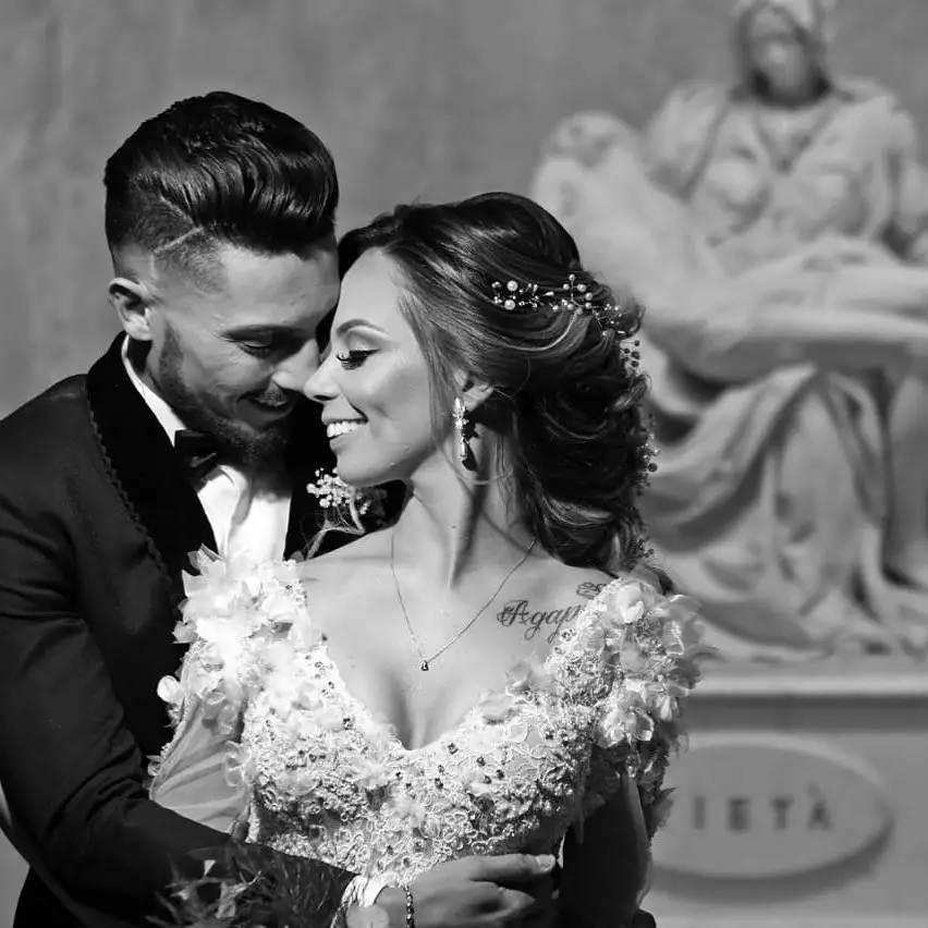 Alex Telles and Priscila Minuzzo dated for 6 years before tying then knot.