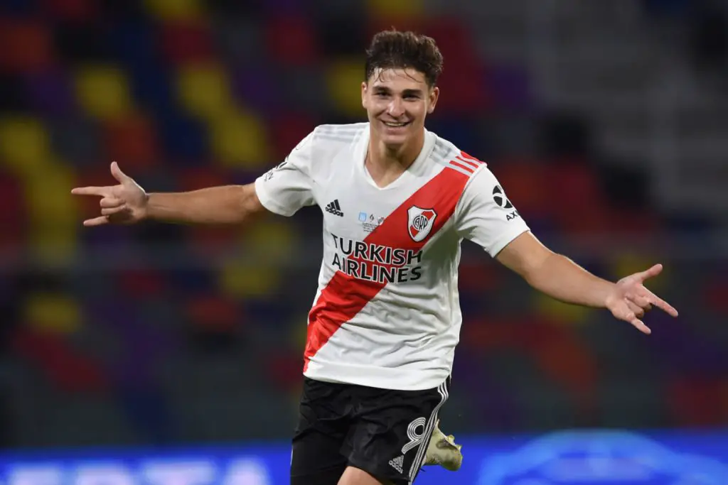 River Plate are hoping to get Julian Alvarez to sign a new contract amidst interest from several clubs, including Manchester United. (imago Images)