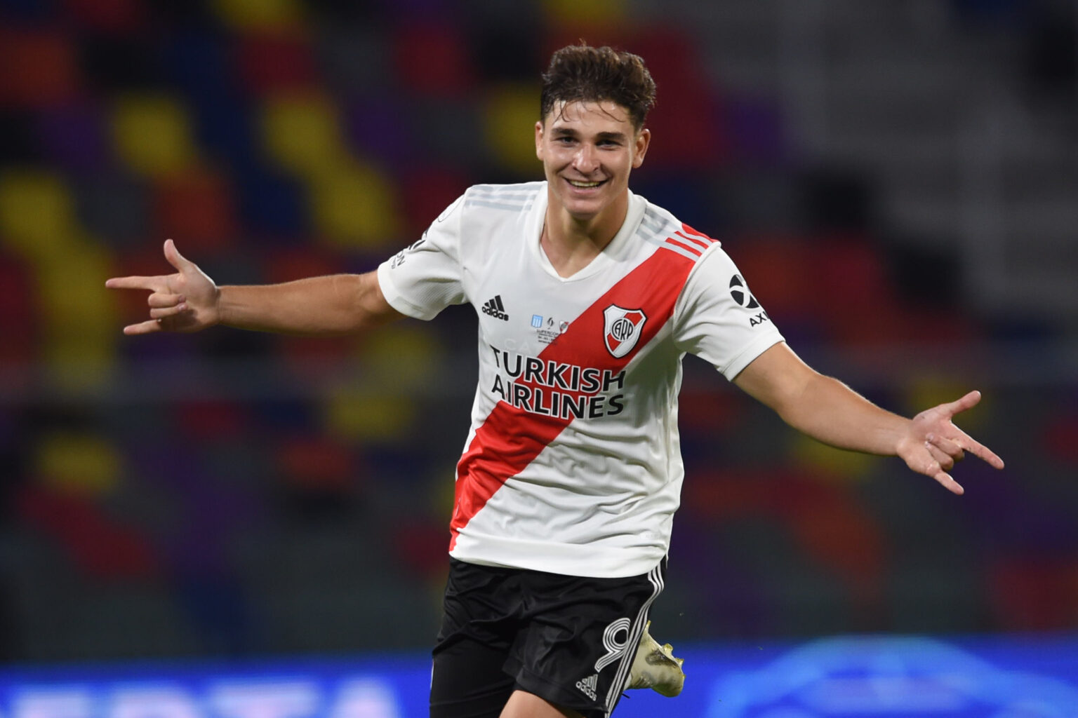 Transfer News: Manchester City look set to trump Manchester United to the signing of Julian Alvarez.