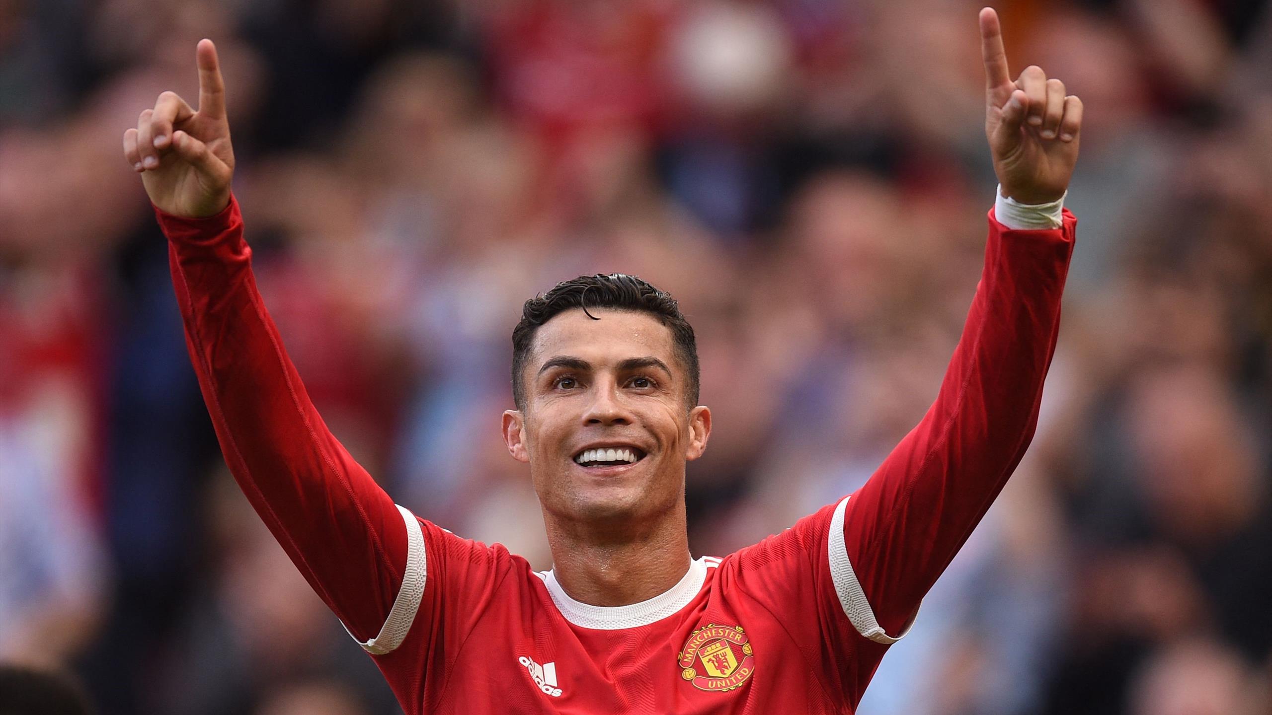 Fabrizio Romano: Cristiano Ronaldo leaves Manchester United future up in the air in latest interview.