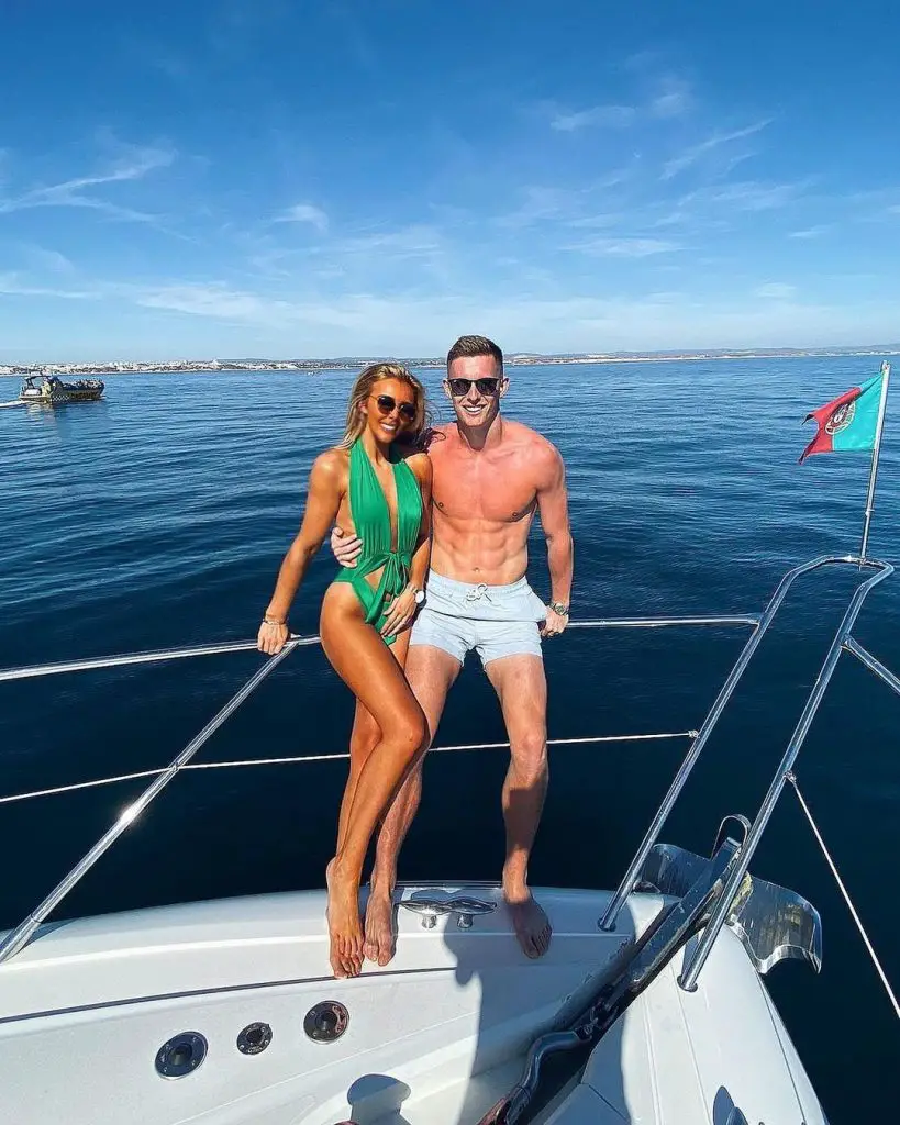 Dean Henderson with his girlfriend. (Photo Instagram)