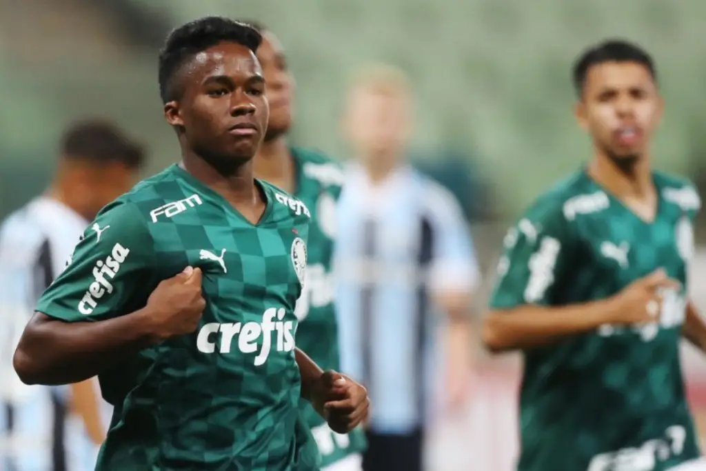 Real Madrid will be rivalled by Manchester United for the signing of Palmeiras youngster Endrick when he turns 18.