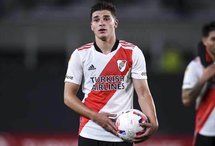 Transfer News: Manchester City look set to trump Manchester United to the signing of Julian Alvarez.