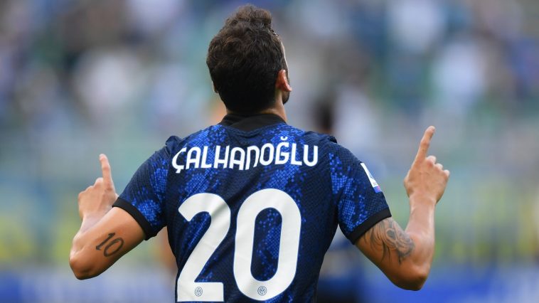 Transfer News: Manchester United interested in signing Inter Milan midfielder Hakan Calhanoğlu in the next transfer window.