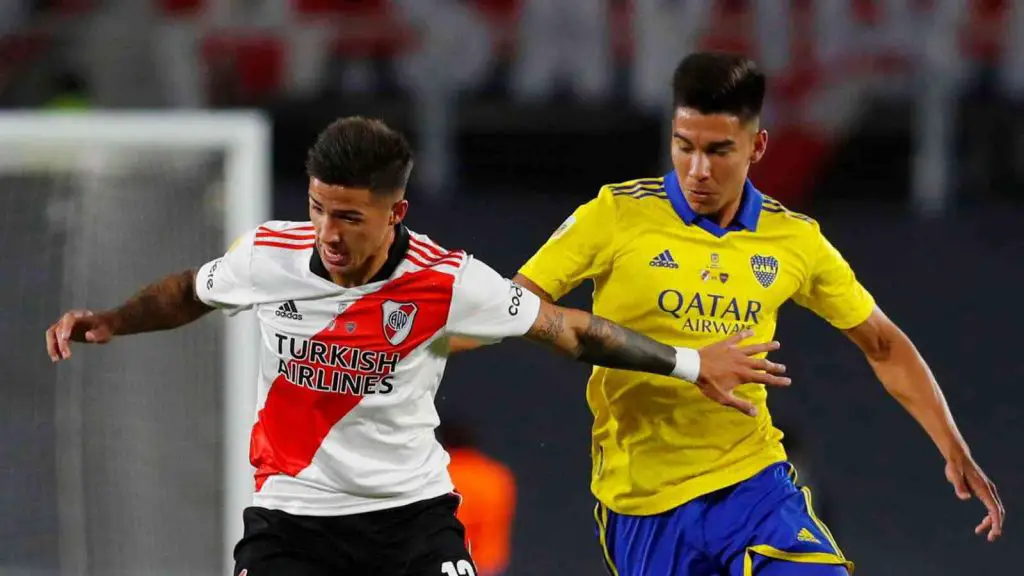 According to transfer news from TYC Sports, Manchester United are keeping close tabs on River Plate midfielder Enzo Fernandez. (Credit: teamtalk.com)