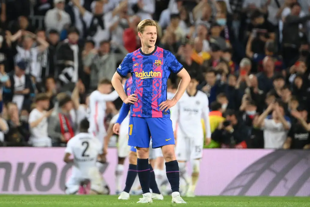 Barcelona star Frenkie de Jong set to reject Manchester United transfer attempt. (Photo by LLUIS GENE/AFP via Getty Images)