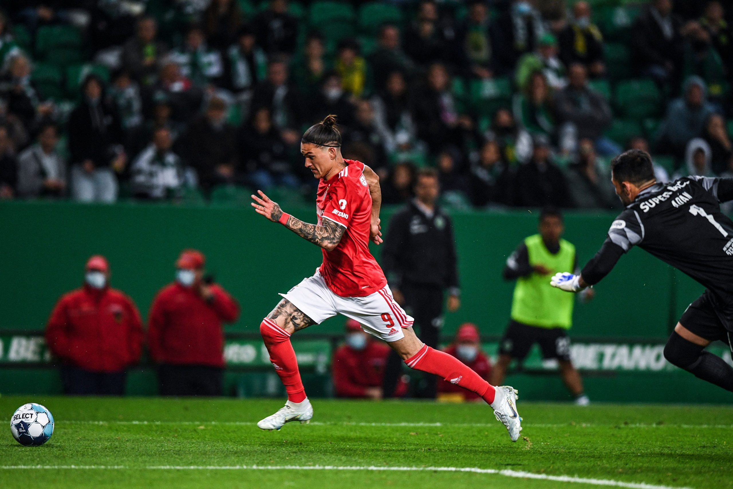 Manchester United receive major Darwin Nunez transfer boost as Benfica striker snubs Newcastle United approach.