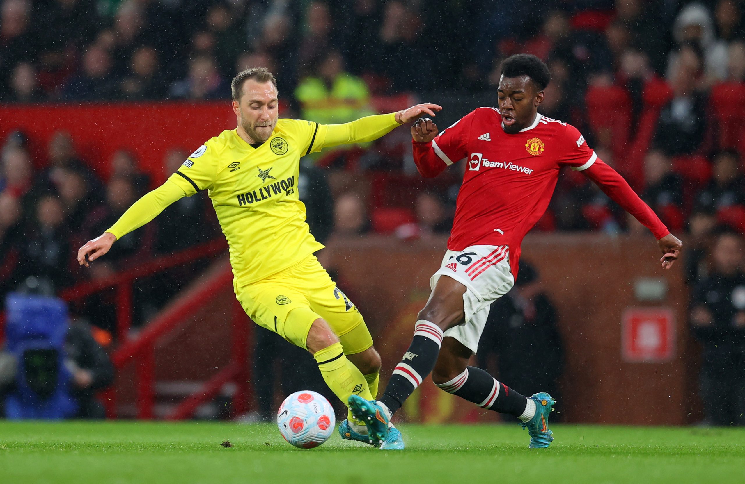 Manchester United beat Brentford 3-0, with Anthony Elanga assisting Bruno Fernandes for the opener. (Photo by Catherine Ivill/Getty Images)