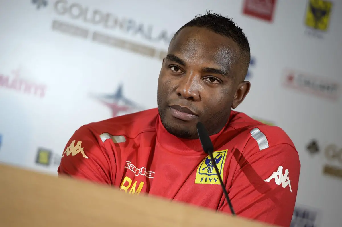 Benni McCarthy is working with Cristiano Ronaldo and other forwards at Manchester United.