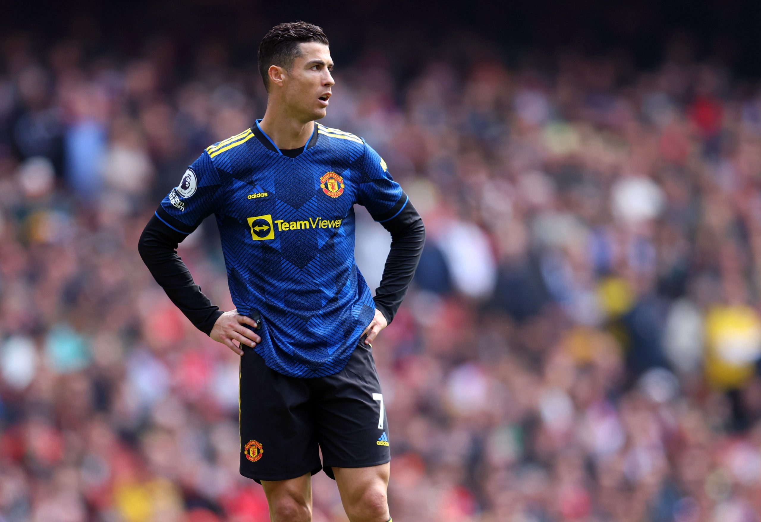 Manchester United star Cristiano Ronaldo offered to Barcelona.