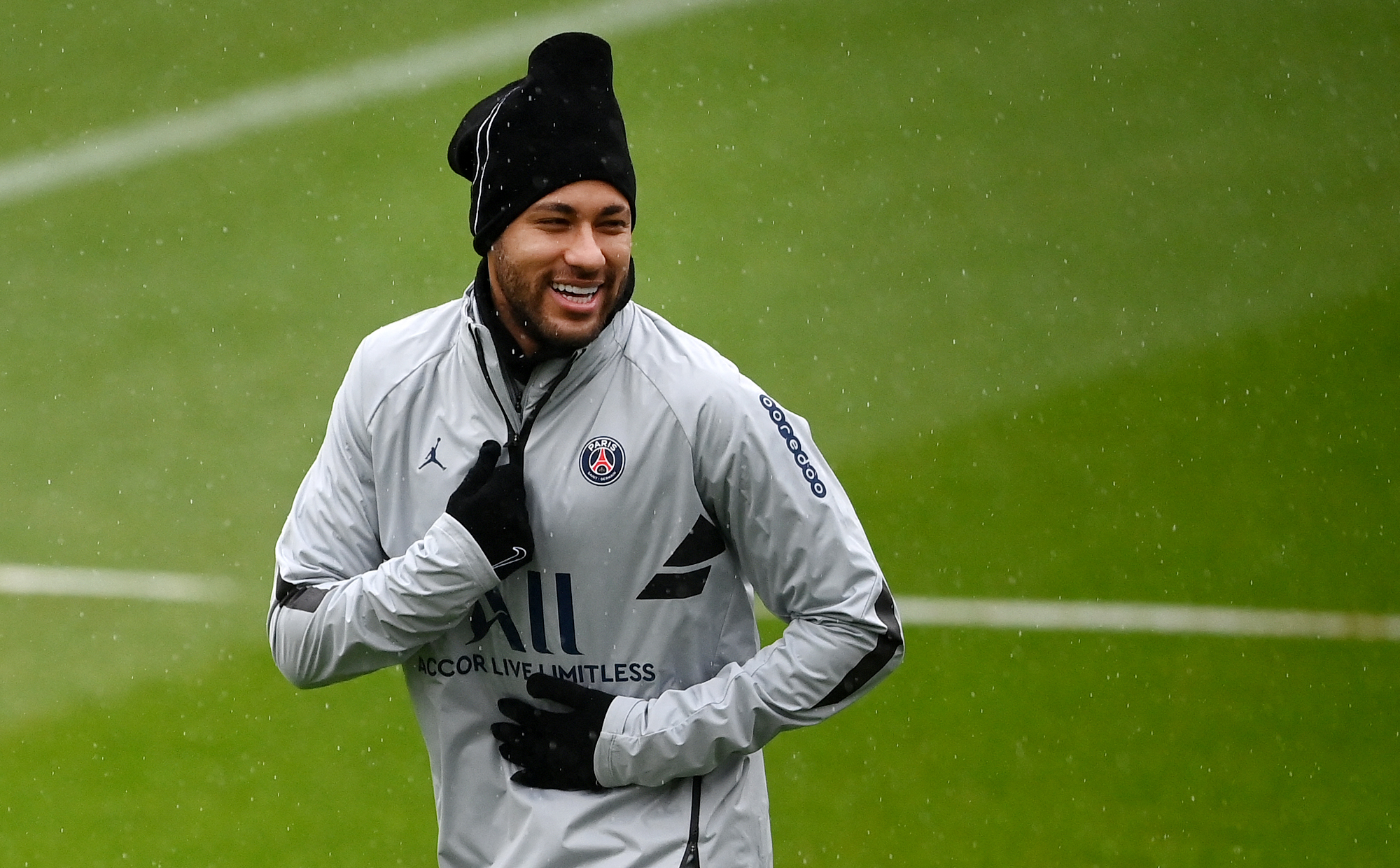 Transfer News: Manchester United in contact with agents of Neymar over a potential move.