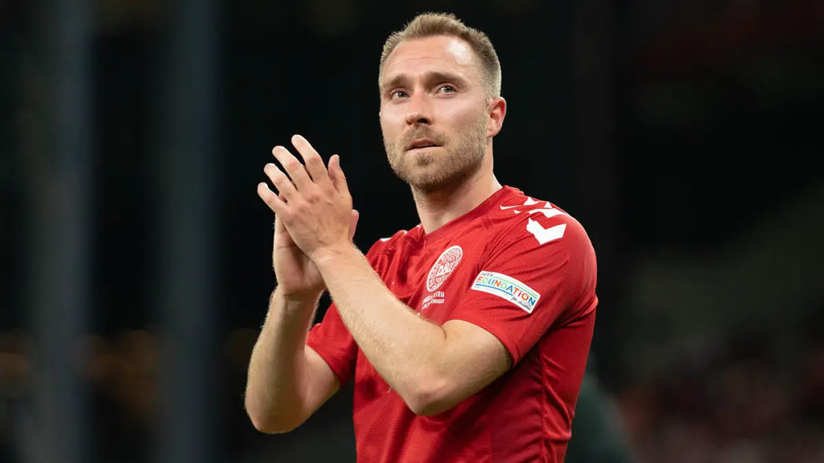Donny van de Beek excited about Manchester United signing Christian Eriksen and Lisandro Martinez.