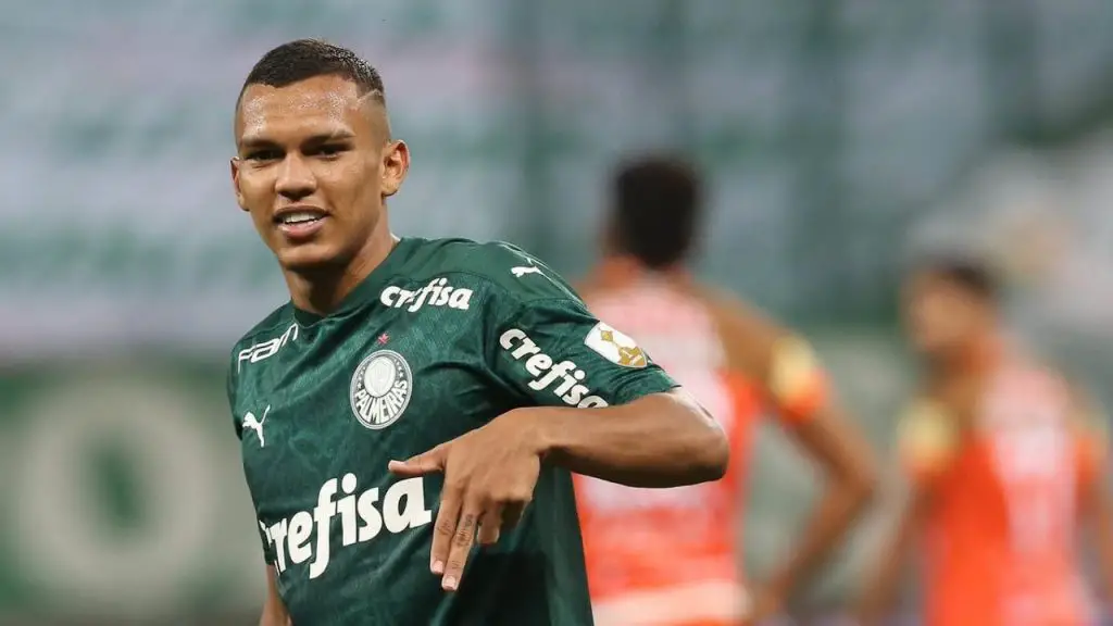 Transfer News: Manchester United target Palmeiras winger Gabriel Veron.