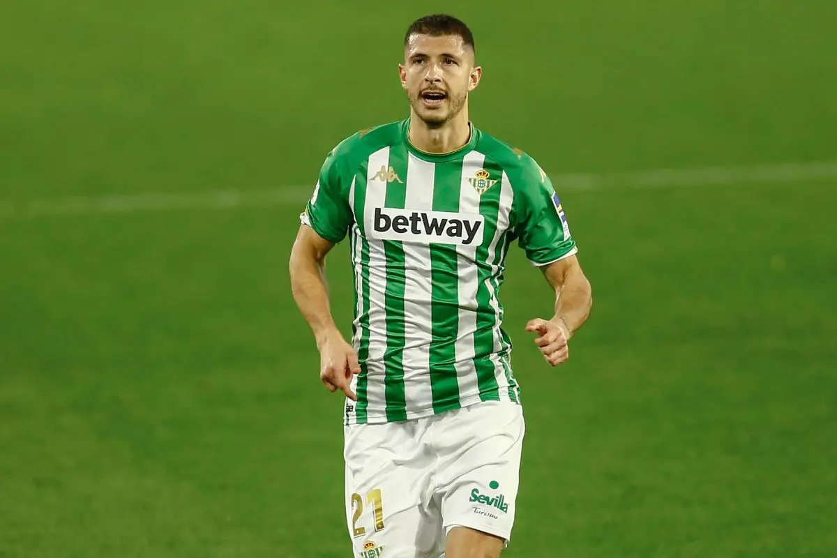 Manchester United have begun talks with Real Betis for Argentine midfielder Guido Rodriguez. (GETTY Images)