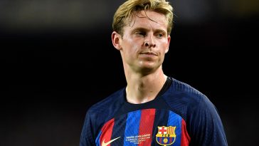 Barcelona midfielder Frenkie de Jong unlikely to be pursued by Manchester United in January.