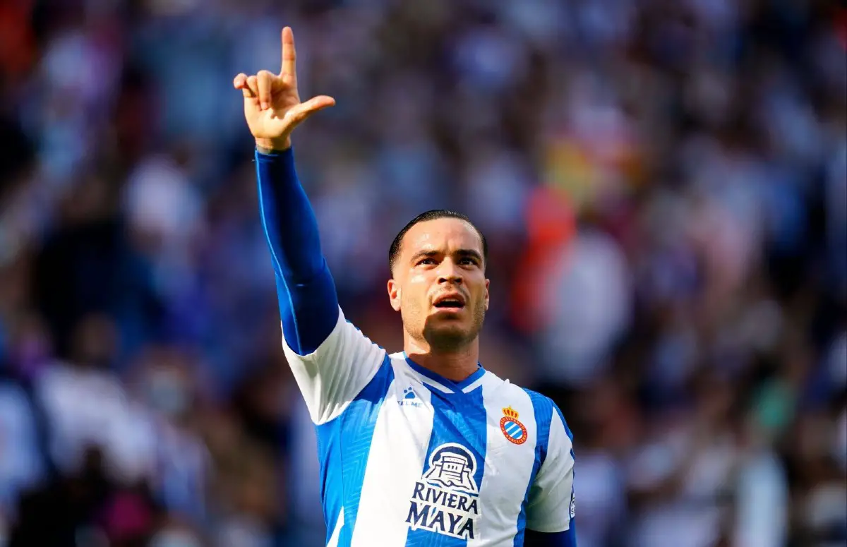 RCD Espanyol and Manchester United in negotiating for the transfer of £25 million rated Raul de Tomas.