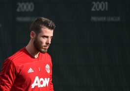 David de Gea set to hold crunch talks with Manchester United manager Erik ten Hag over his contract.