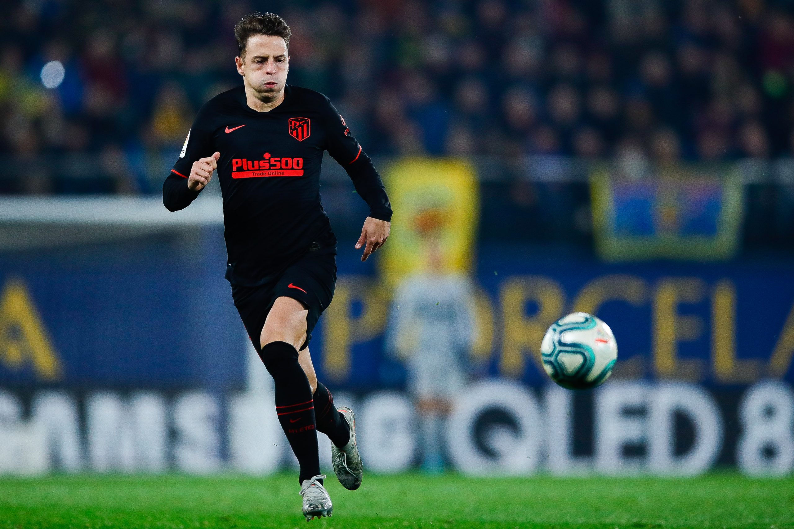 Representatives of Santiago Arias are not in negotiations with Manchester United.