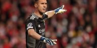 Manchester United reach verbal agreement with SL Benfica shot-stopper Odysseas Vlachodimos .