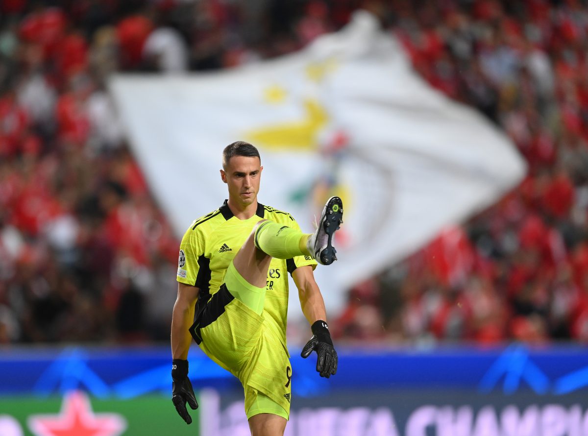 Odysseas Vlachodimos is pushing to leave SL Benfica amidst Manchester United interest. 