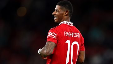 Louis Saha urges Manchester United to "wait" before handing Marcus Rashford a contract extension.