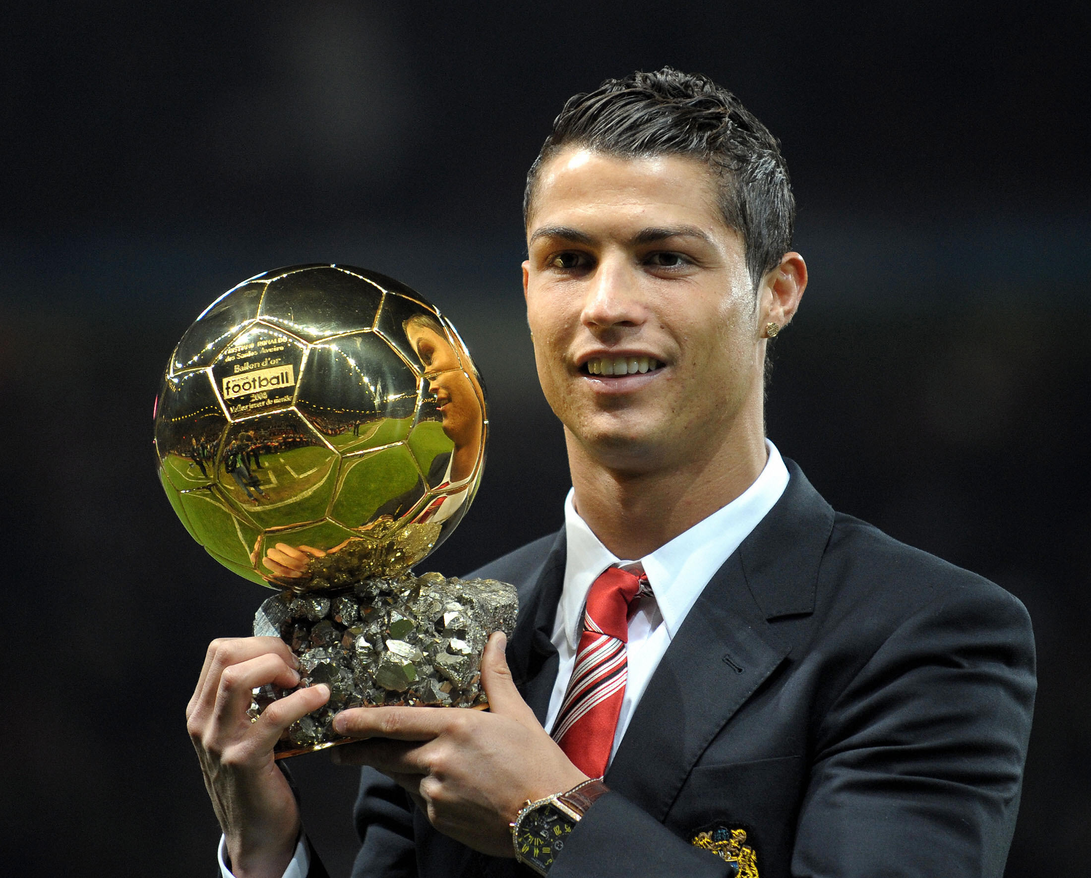 Cristiano Ronaldo believes it will be difficult for Manchester United to get back to the top.