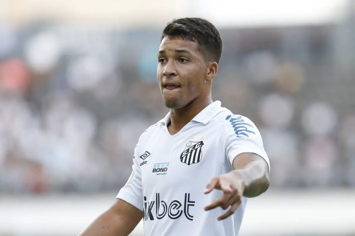 Manchester United willing to pay €25 million for AS Roma target and Santos striker Marcos Leonardo. 