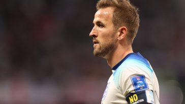 Bayern Munich believe lack of funds at Manchester United hinders Tottenham Hotspur striker Harry Kane move.