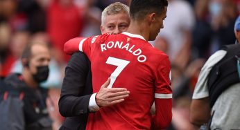 “It’s hard”- Cristiano Ronaldo says Manchester United were quick to sack this manager