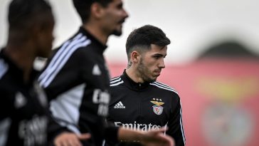 Manchester United 'crazy' about signing SL Benfica and Argentina midfielder Enzo Fernandez.