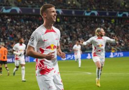 Bundesliga giants make 'final' offer to retain 24-year-old Spanish international amidst Man United interest.